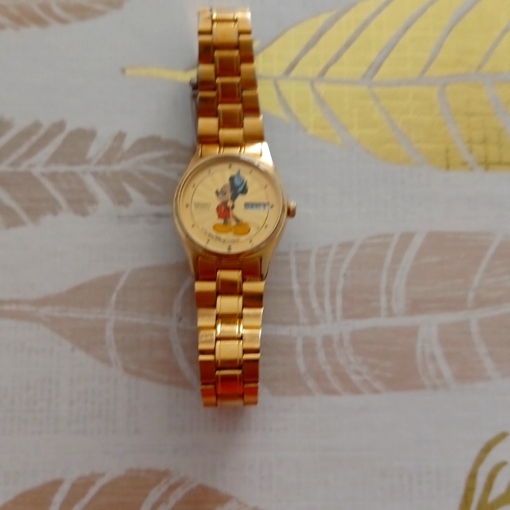 Vintage Seiko Mickey Mouse Watch with Calendar - Women's Disney Gold Tone Watch